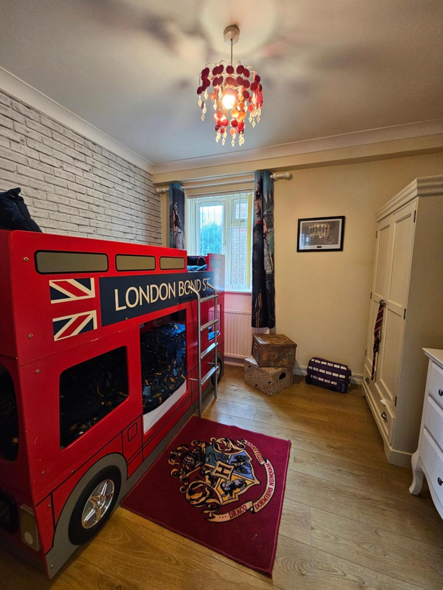 Harry Potter Hogwarts Apartment واتفورد المظهر الخارجي الصورة