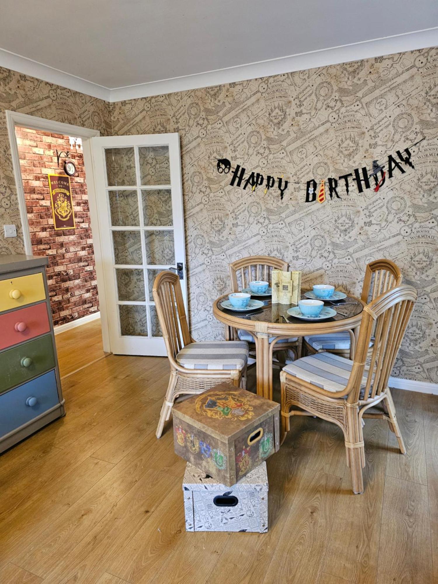 Harry Potter Hogwarts Apartment واتفورد المظهر الخارجي الصورة